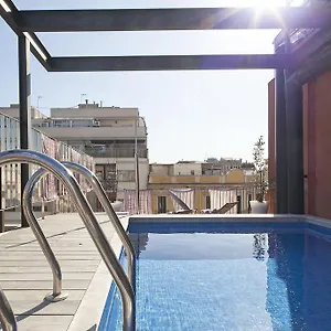 - Pool Terrace In City Center Apartment