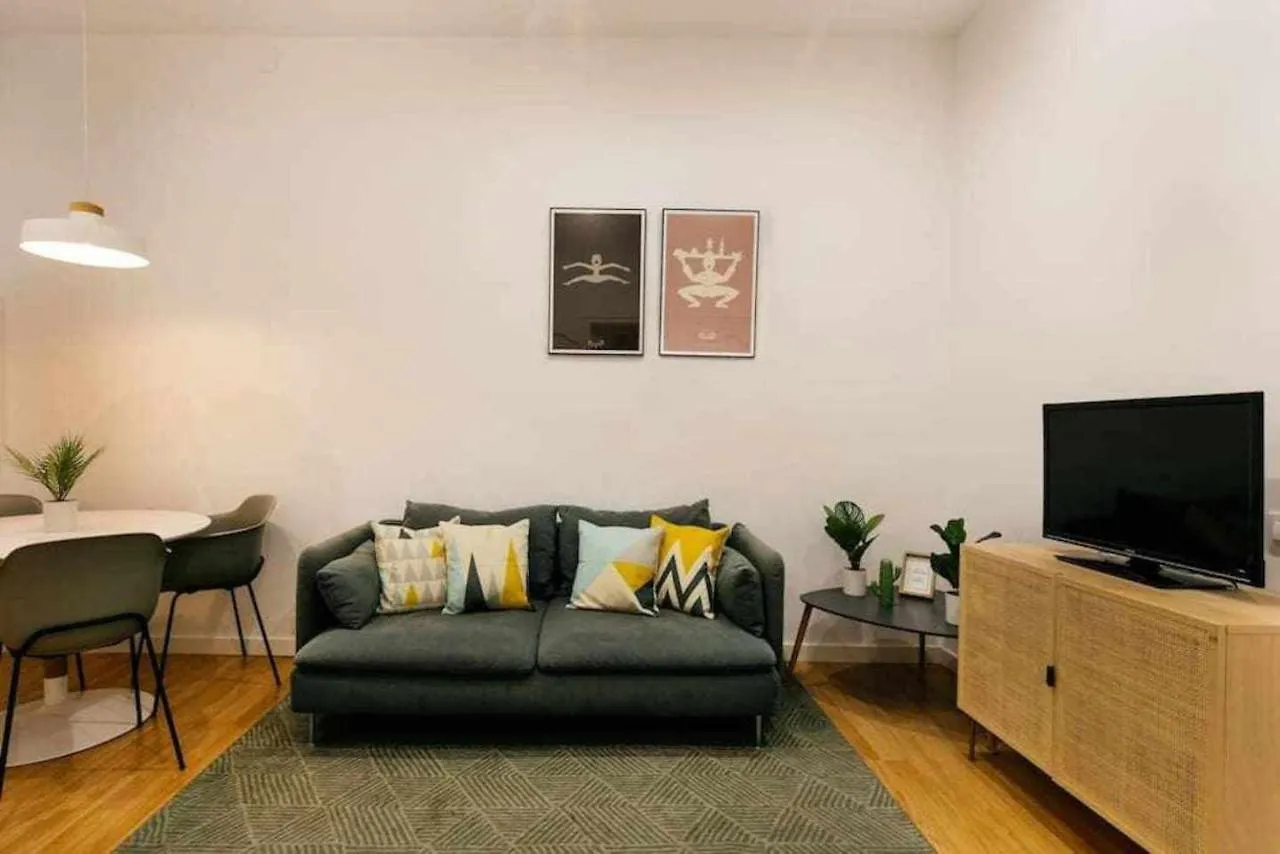 ברצלונה Cozy & Central Apartment 0*,